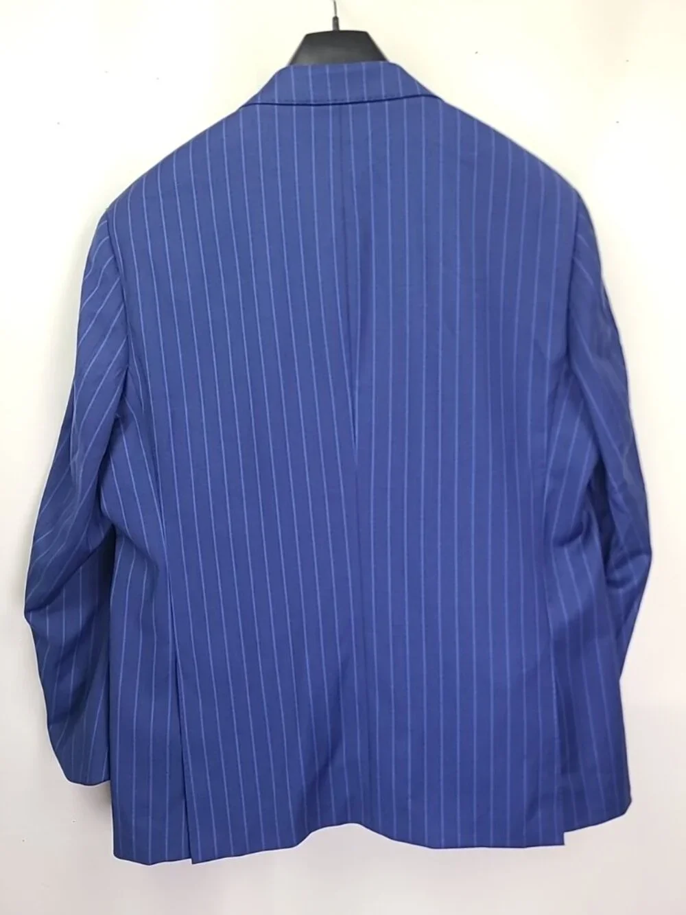 Berragamo Elegant Stripped 3-Piece Super 110'S Suit 48R Pants W42xL28.5
